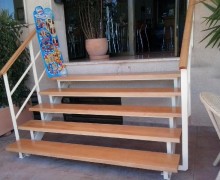 Escalera de hierro con madera