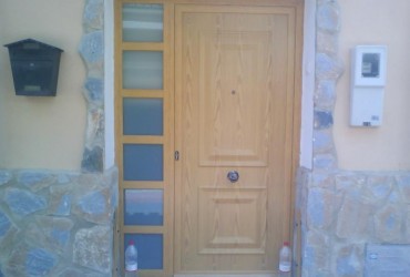 Puerta aluminio madera